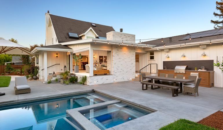 Outdoor Kitchen Construction
